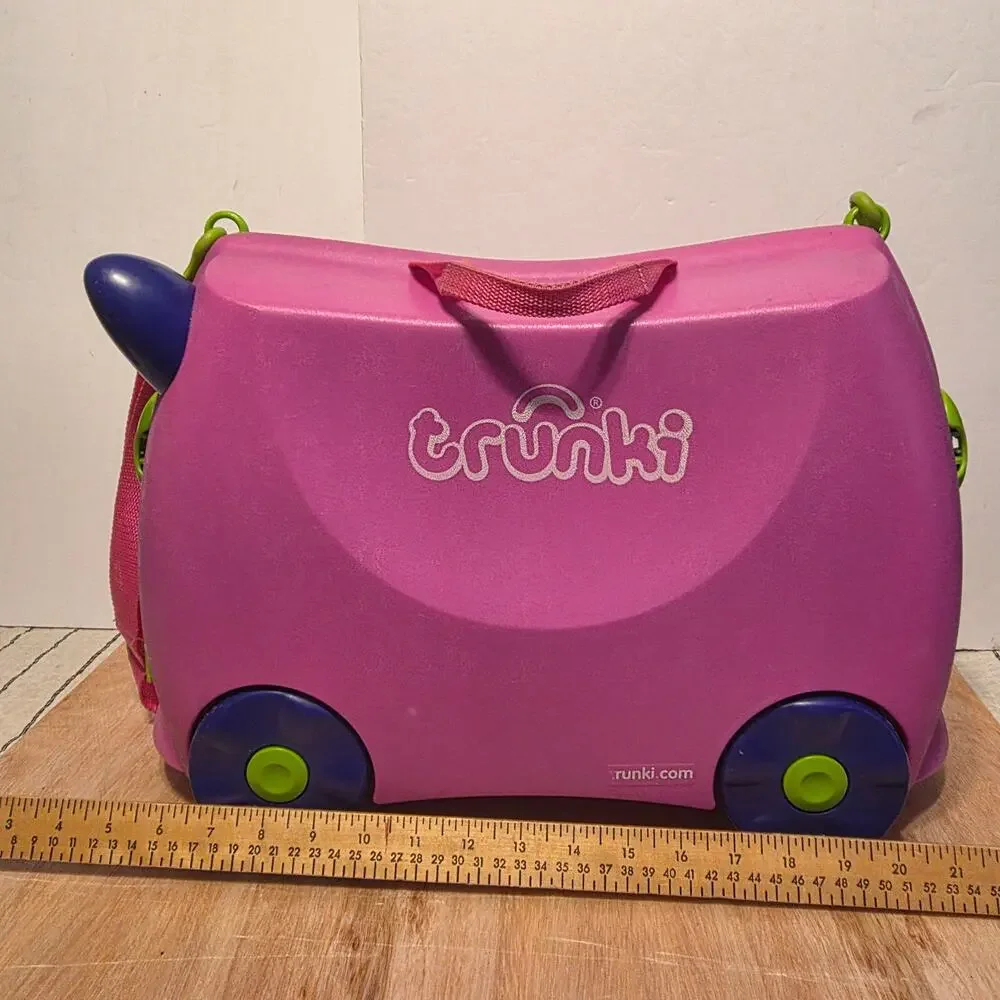 Trunki Trixie ride-on Kid's Suitcase pink & purple, purple and lime green wheels
